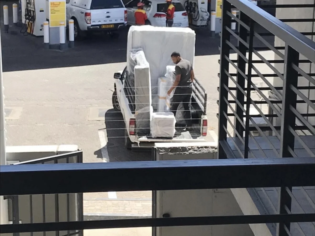 Delivery and moving service